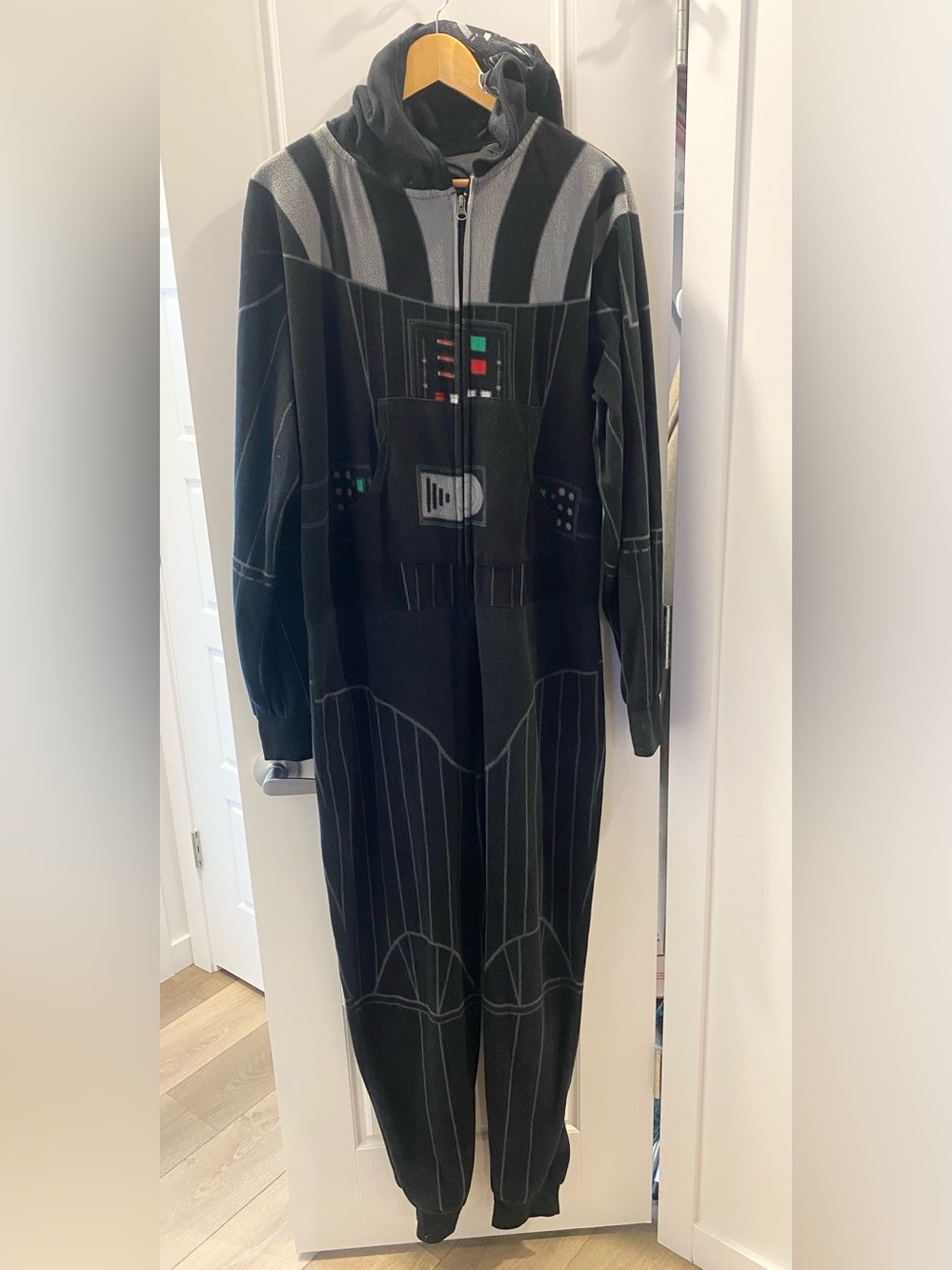 Star Wars Darth Vader Adult Costume M One Piece Fleece Hooded Jumpsuit Xtreme